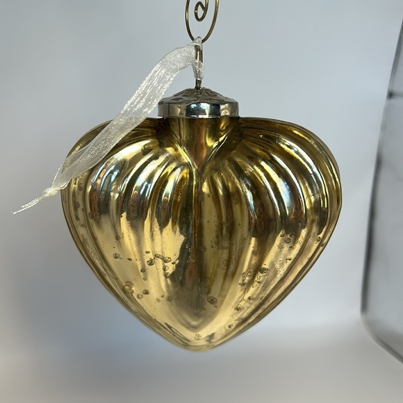Gold Heart-Shaped Holiday Ornament set - Picture 4 of 8